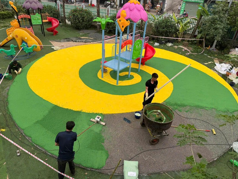 Sàn EPDM là loại sàn cao su tổng hợp được cấu tạo từ hạt cao su EPDM, keo PU và lớp đệm SBR.