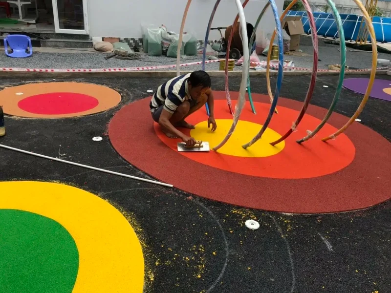 Chi phí thi công sàn EPDM sân chơi phụ thuộc vào diện tích, độ dày, thiết kế và loại vật liệu sử dụng